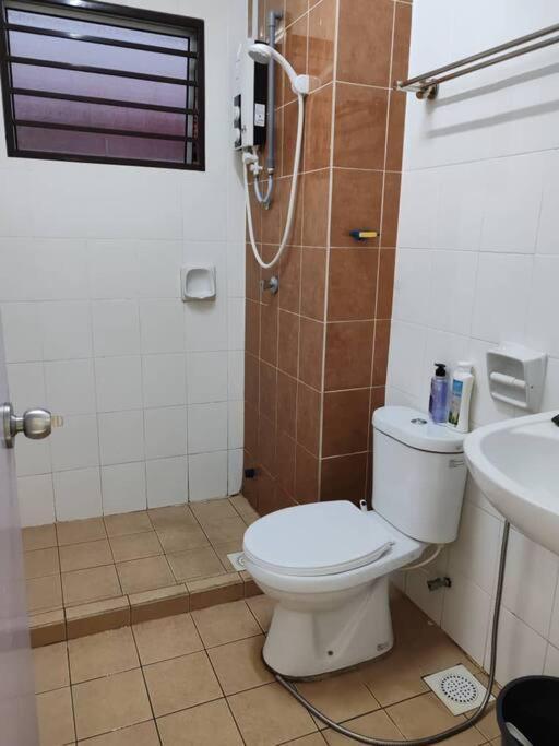 Monkey Canopy Sg Long Cosyhome 3R3B 8-10Pax Kajang Exterior photo